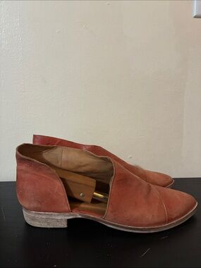 Free People Royale Flat shoes in a burnt orange or whiskey tan size 39